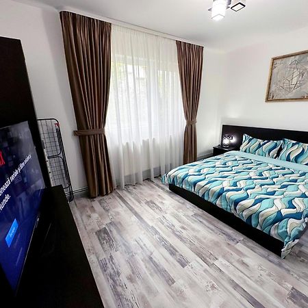 Comfort Apartment Targoviste Buitenkant foto