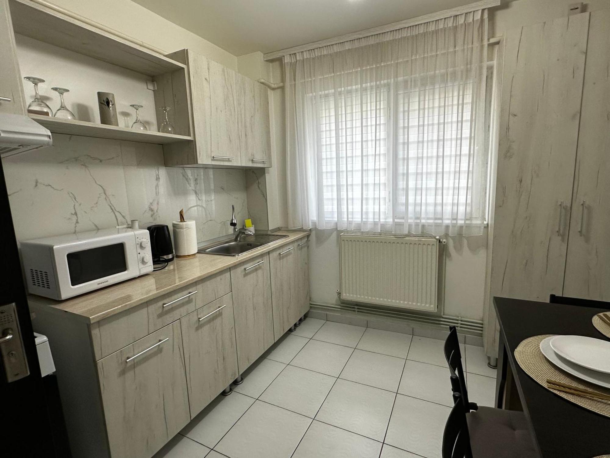 Comfort Apartment Targoviste Buitenkant foto